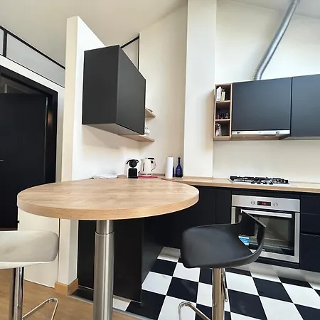 Attico Nel Centro Di نوفارا